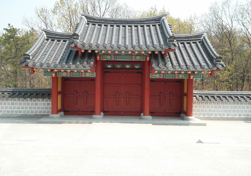 솟을삼문-김포시 고양리(전주이씨재실).jpg